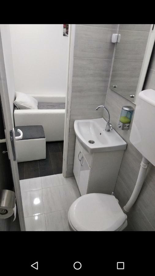 Apartmani Pinokio Ni Exterior foto